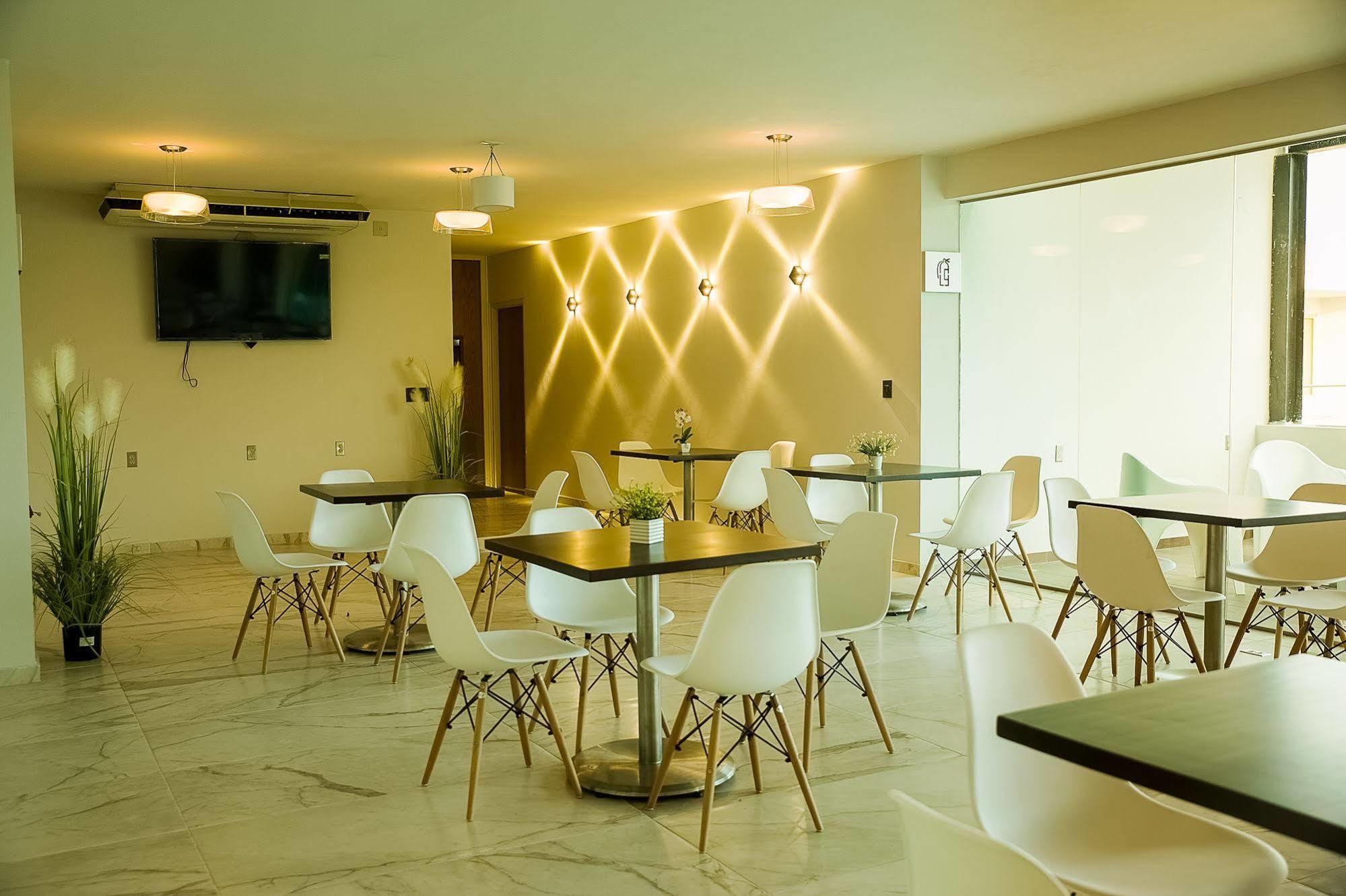Hotel Aqua Spa & Resort Мартинес-де-ла-Торре Экстерьер фото
