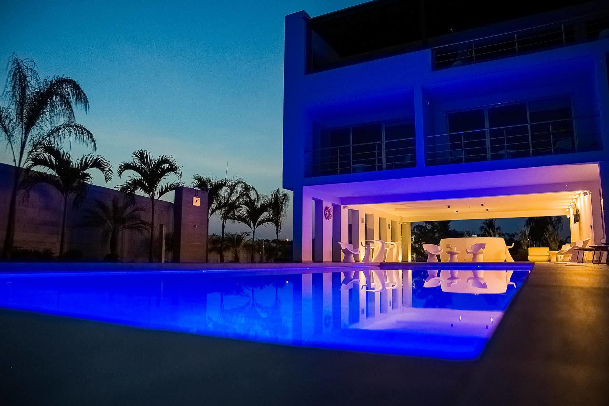 Hotel Aqua Spa & Resort Мартинес-де-ла-Торре Экстерьер фото