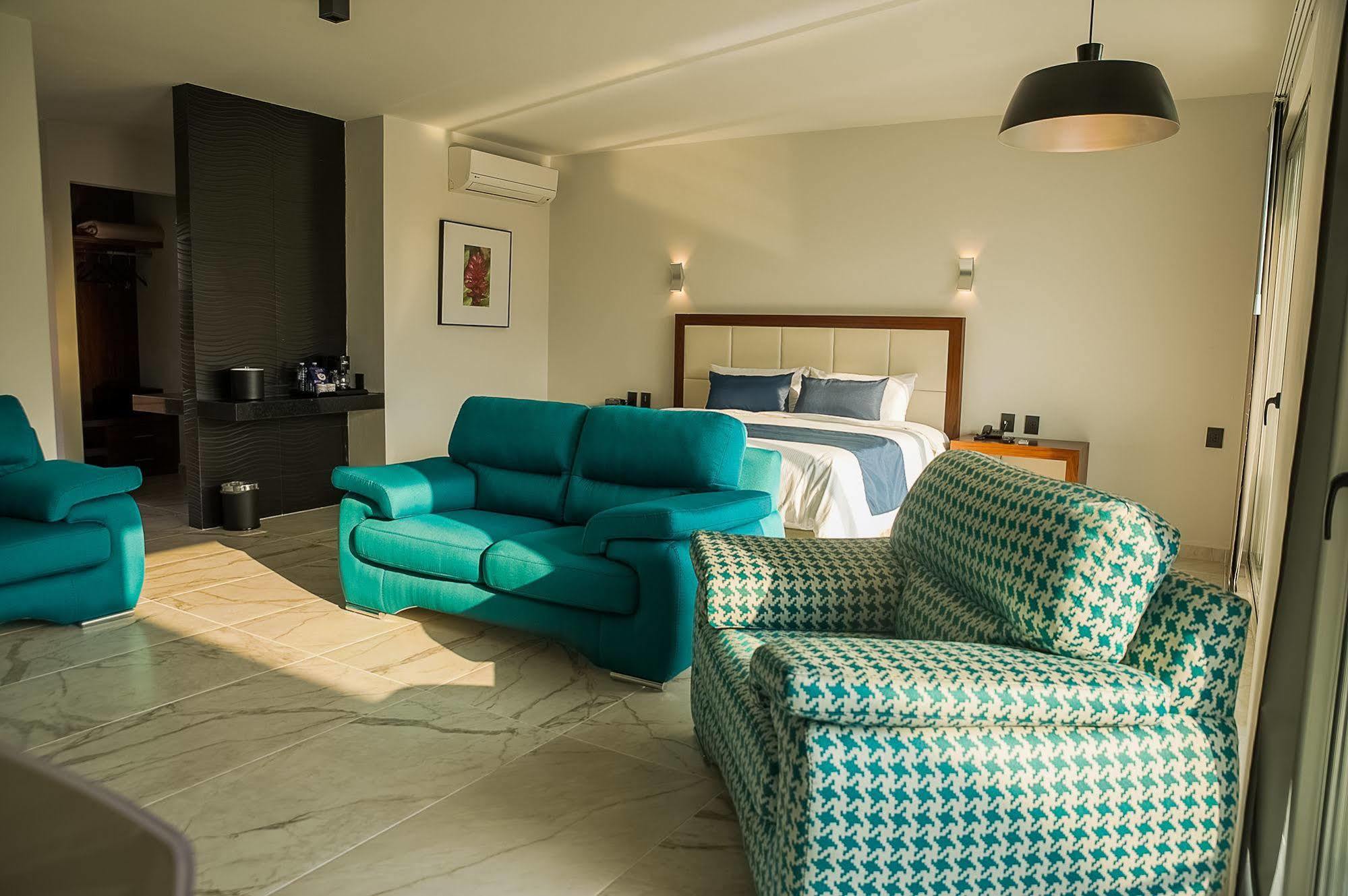Hotel Aqua Spa & Resort Мартинес-де-ла-Торре Экстерьер фото