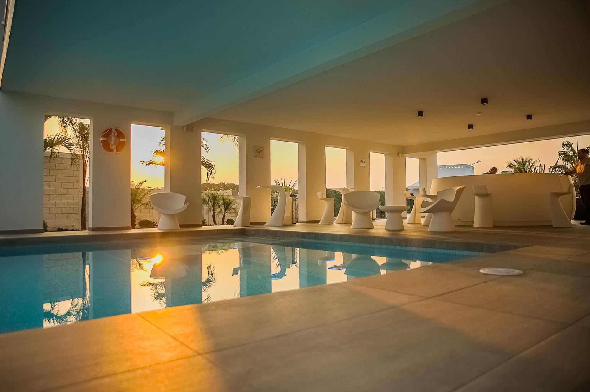 Hotel Aqua Spa & Resort Мартинес-де-ла-Торре Экстерьер фото